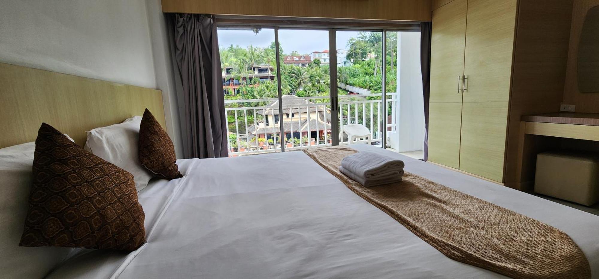 Eden Park Hotel Patong Exterior foto