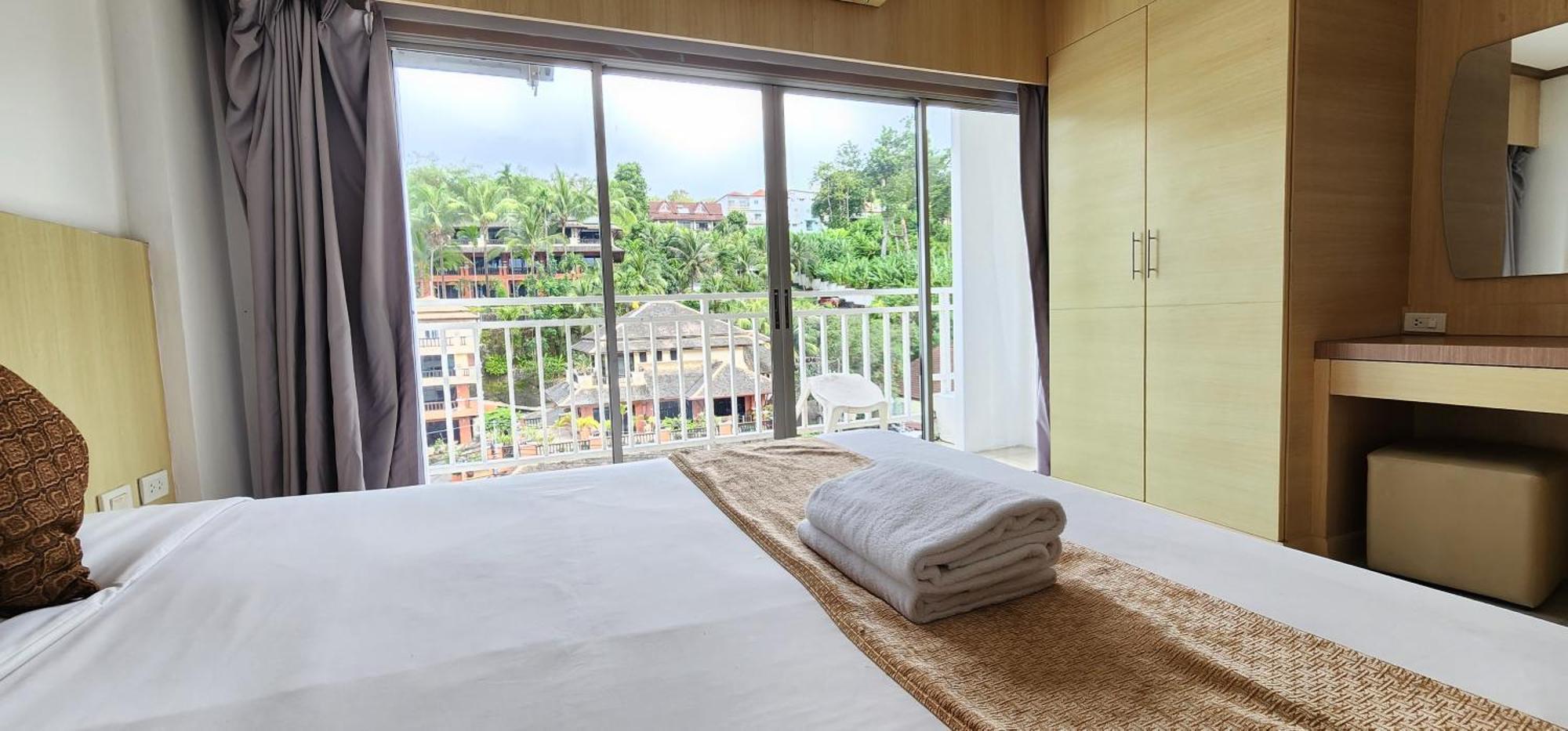 Eden Park Hotel Patong Exterior foto