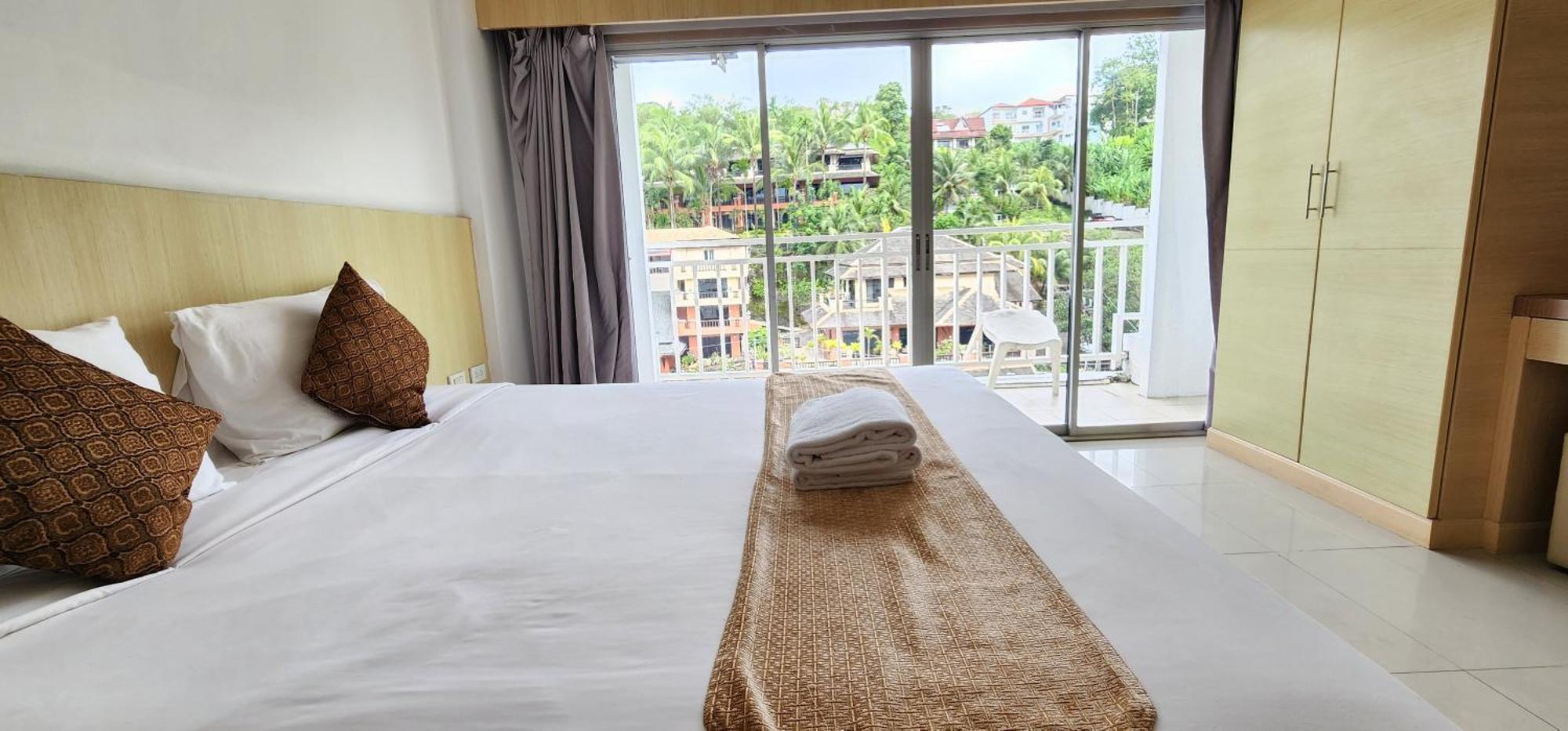 Eden Park Hotel Patong Exterior foto