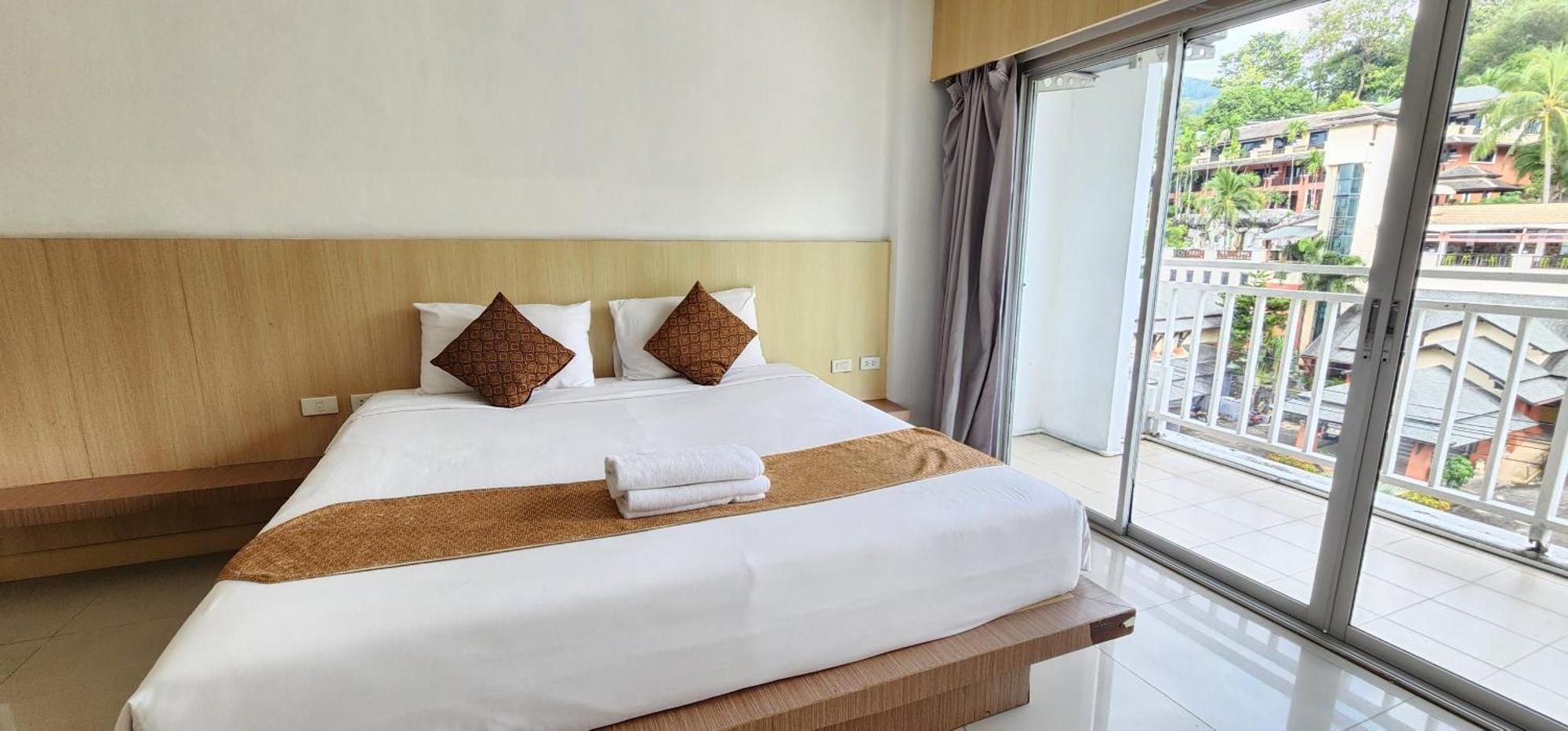 Eden Park Hotel Patong Exterior foto